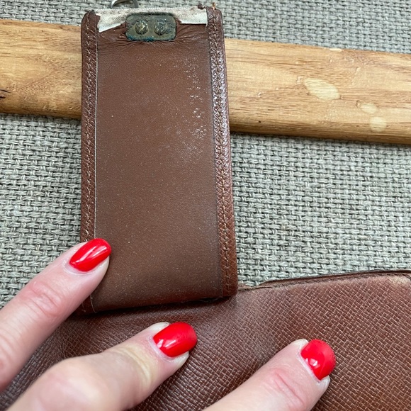 Authentic, Vintage, Louis Vuitton keychain. Fair condition But priced to sell - Picture 6 of 6